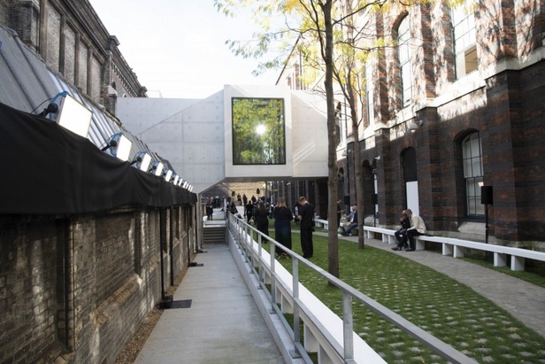 اسبوع الموضة في لندن 2019 عرض أزياء رولان موريه ربيع وصيف 2020