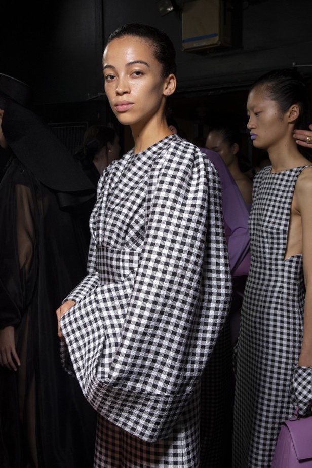 اسبوع الموضة في لندن 2019 مجموعة إميليا ويكستيد للملابس الجاهزة موضة ربيع وصيف 2020