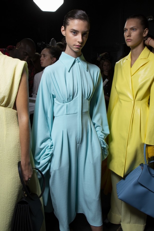 اسبوع الموضة في لندن 2019 مجموعة إميليا ويكستيد للملابس الجاهزة موضة ربيع وصيف 2020