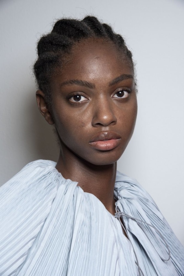 اسبوع الموضة في لندن 2019 أزياء ROKSANDA لربيع وصيف 2020