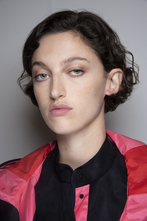 اسبوع الموضة في لندن 2019 أزياء ROKSANDA لربيع وصيف 2020