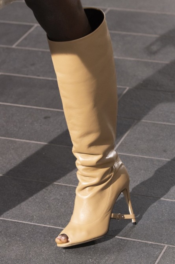 اسبوع الموضة في لندن 2019   مجموعة أزياء ديفيد كوما الجاهزة لربيع وصيف 2020