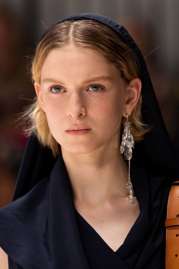 اسبوع الموضة في لندن 2019 مجموعة JW ANDERSON  للأزياء الجاهزة  لربيع وصيف 2020