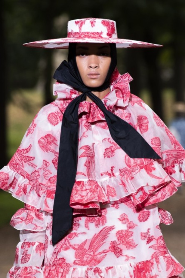 اسبوع الموضة في لندن 2019 عرض ازياء ERDEM لربيع وصيف 2020