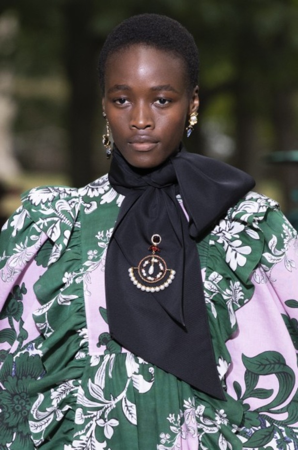 اسبوع الموضة في لندن 2019 عرض ازياء ERDEM لربيع وصيف 2020