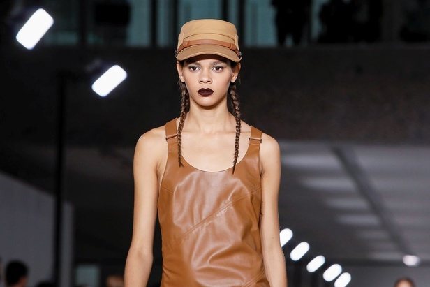 اسبوع الموضة في ميلان 2019 مجموعة MAX MARA للالبسة الجاهزة في ميلان لربيع وصيف 2020