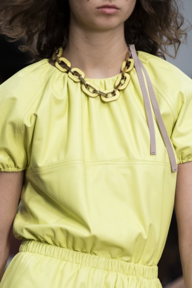 اسبوع الموضة في ميلان 2019 احذية TODS الفاخرة لربيع وصيف 2020