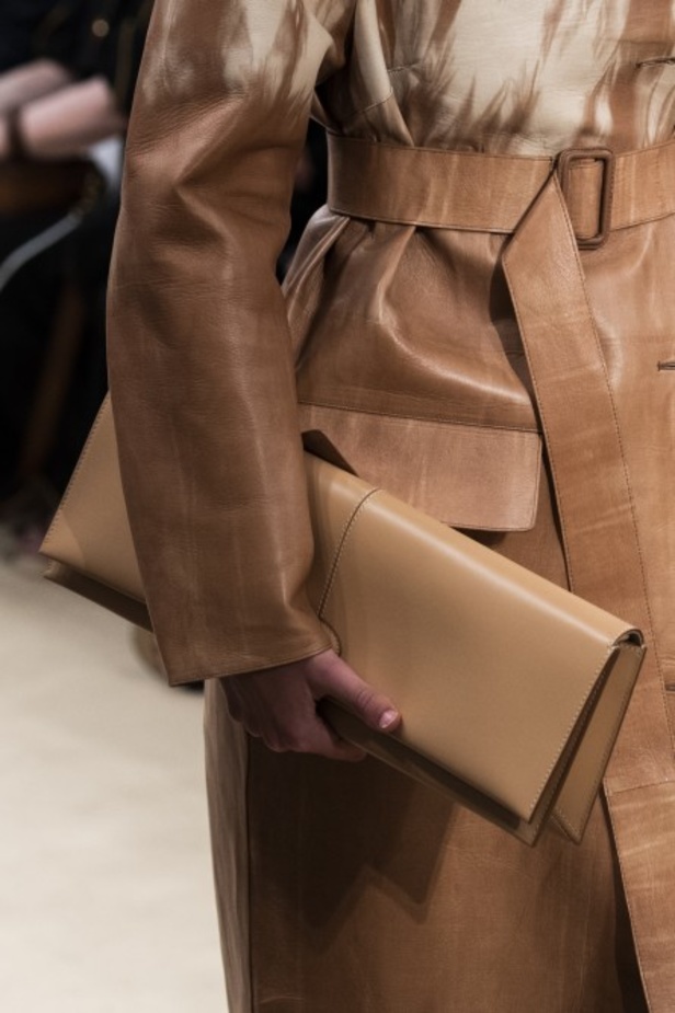 اسبوع الموضة في ميلان 2019 احذية TODS الفاخرة لربيع وصيف 2020