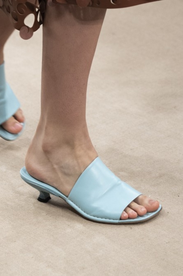 اسبوع الموضة في ميلان 2019 احذية TODS الفاخرة لربيع وصيف 2020