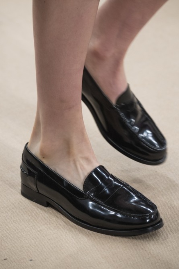 اسبوع الموضة في ميلان 2019 احذية TODS الفاخرة لربيع وصيف 2020