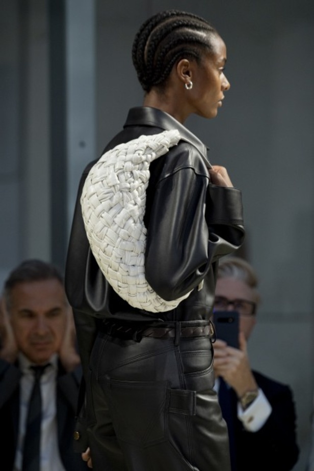 حرفية وإبداع في مجموعة Bottega Veneta لربيع وصيف 2020