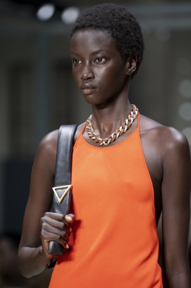 حرفية وإبداع في مجموعة Bottega Veneta لربيع وصيف 2020