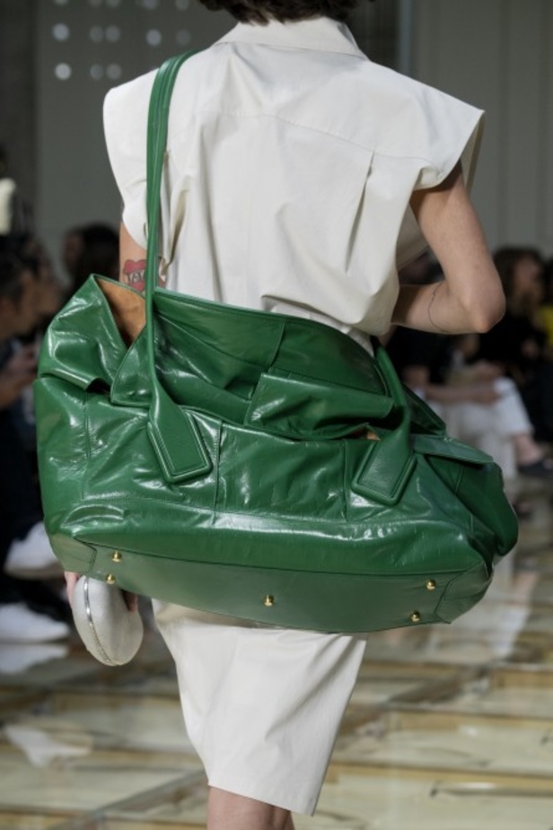 حرفية وإبداع في مجموعة Bottega Veneta لربيع وصيف 2020