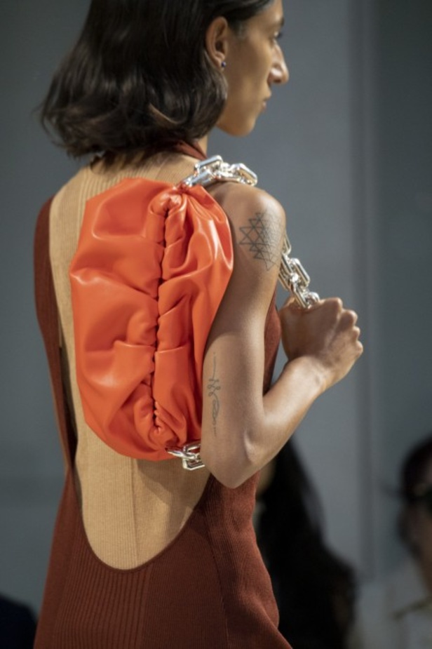 حرفية وإبداع في مجموعة Bottega Veneta لربيع وصيف 2020