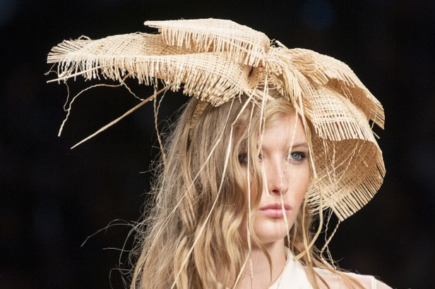 سافري الى عالم الرحلات البحرية مع مجموعة Elisabetta Franchi لربيع وصيف 2020