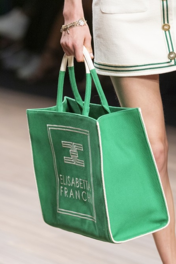 سافري الى عالم الرحلات البحرية مع مجموعة Elisabetta Franchi لربيع وصيف 2020