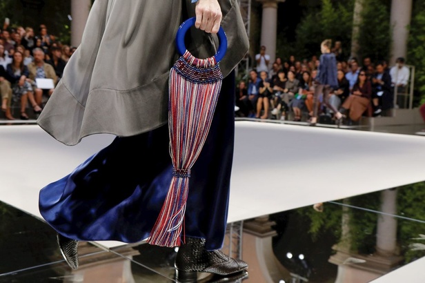 اسبوع الموضة في ميلان 2019 مجموعة GIORGIO ARMANI لربيع وصيف 2020