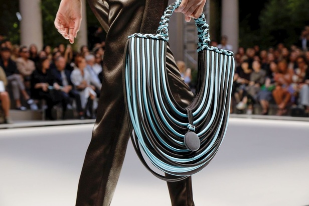 اسبوع الموضة في ميلان 2019 مجموعة GIORGIO ARMANI لربيع وصيف 2020