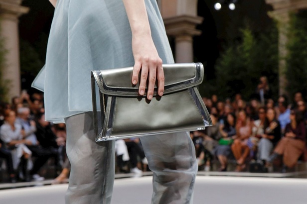 اسبوع الموضة في ميلان 2019 مجموعة GIORGIO ARMANI لربيع وصيف 2020