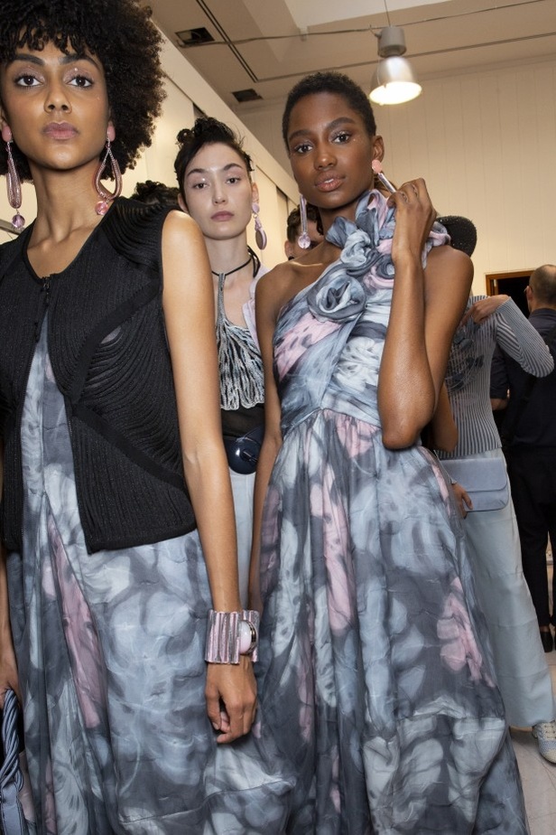 اسبوع الموضة في ميلان 2019 مجموعة GIORGIO ARMANI لربيع وصيف 2020