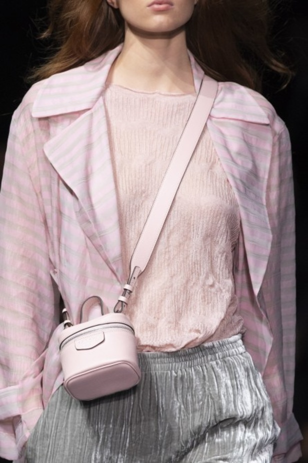 اسبوع الموضة في ميلان 2019 عرض أزياء Emporio Armani لربيع وصيف 2020 من ميلان