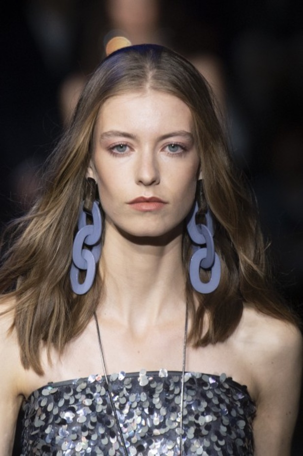 اسبوع الموضة في ميلان 2019 عرض أزياء Emporio Armani لربيع وصيف 2020 من ميلان