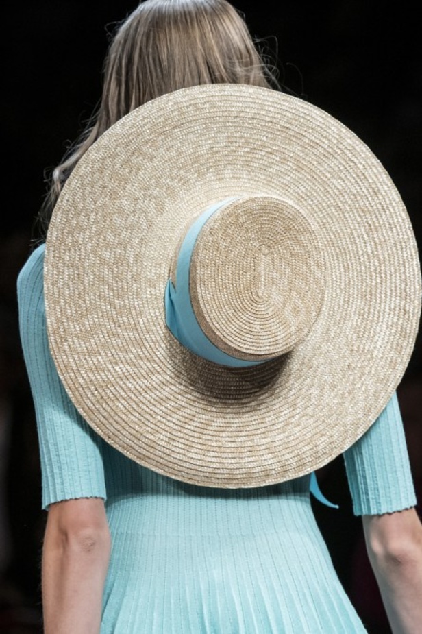 اسبوع الموضة في ميلان 2019 عرض أزياء  BLUMARINE لربيع وصيف 2020