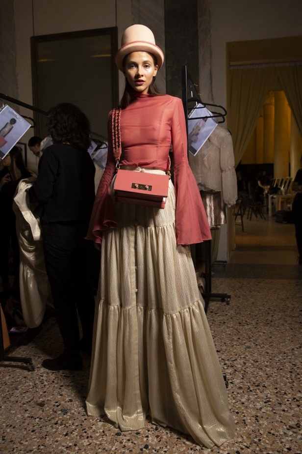اسبوع الموضة في ميلان 2019 أزياء AIGNER الفاخرة لربيع وصيف 2020