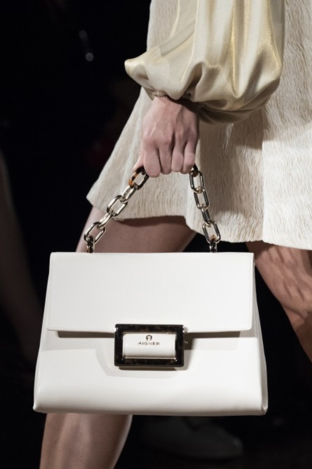 اسبوع الموضة في ميلان 2019 أزياء AIGNER الفاخرة لربيع وصيف 2020