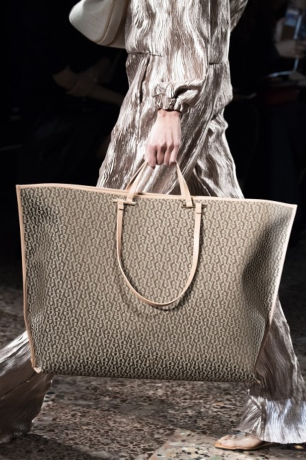 اسبوع الموضة في ميلان 2019 أزياء AIGNER الفاخرة لربيع وصيف 2020