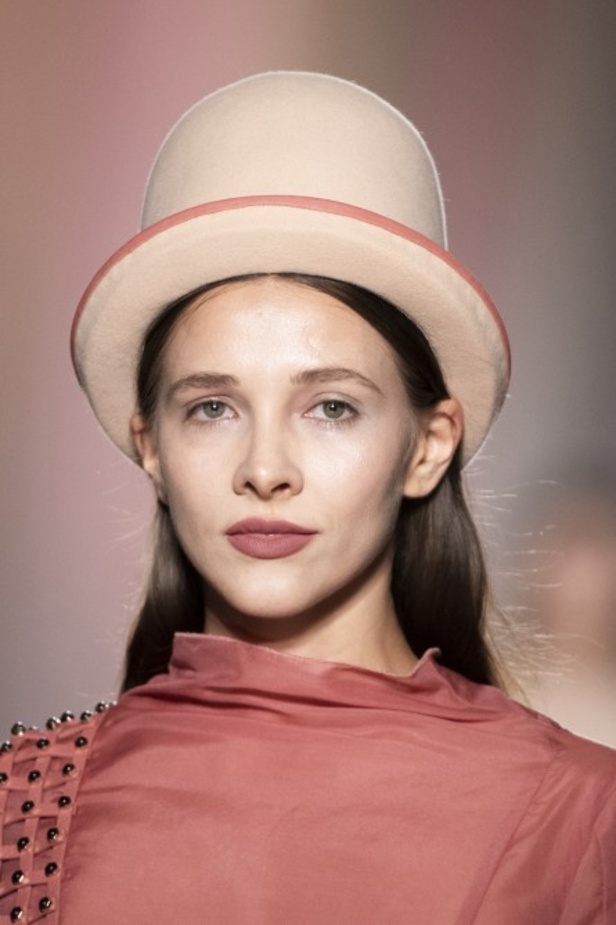 اسبوع الموضة في ميلان 2019 أزياء AIGNER الفاخرة لربيع وصيف 2020