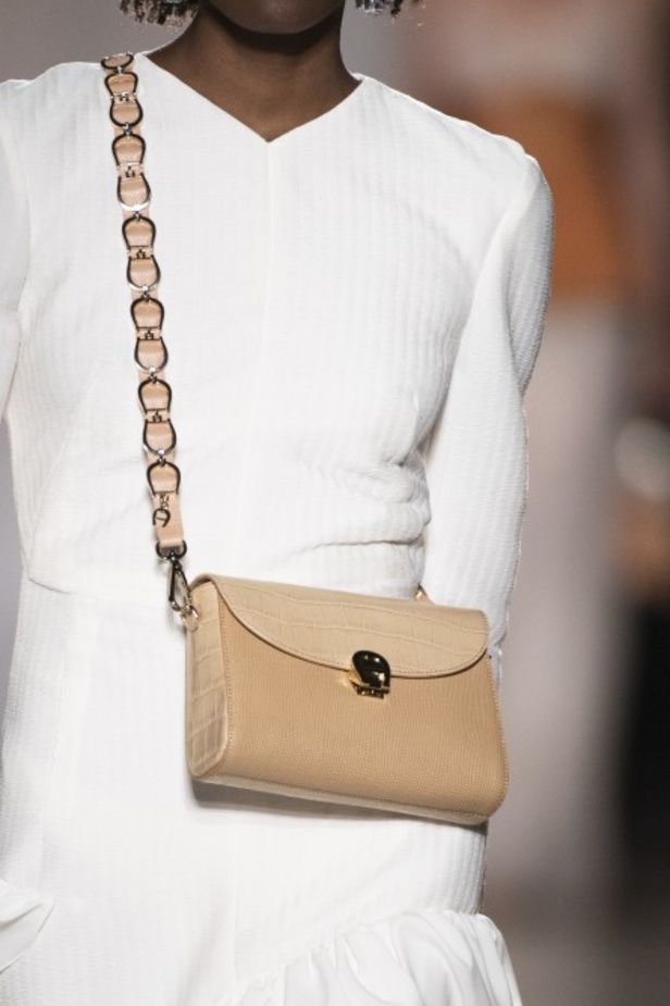 اسبوع الموضة في ميلان 2019 أزياء AIGNER الفاخرة لربيع وصيف 2020