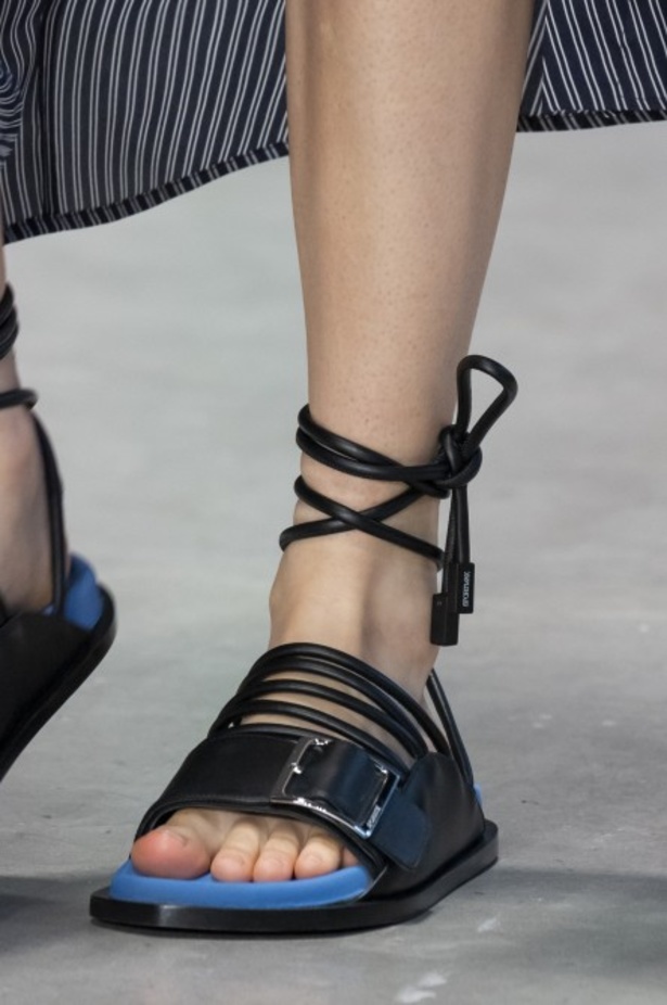 الأنوثة المفعمة بالرومانسية المعاصرة مع مجموعة Sportmax لربيع وصيف 2020