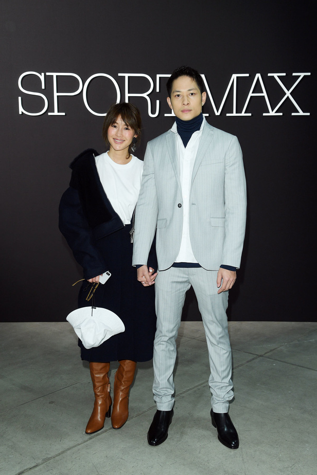 الأنوثة المفعمة بالرومانسية المعاصرة مع مجموعة Sportmax لربيع وصيف 2020