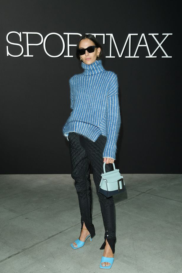 الأنوثة المفعمة بالرومانسية المعاصرة مع مجموعة Sportmax لربيع وصيف 2020