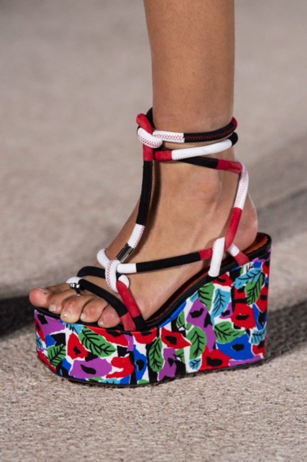 اسبوع الموضة في ميلان 2019 عرض أزياء MISSONI لربيع وصيف 2020