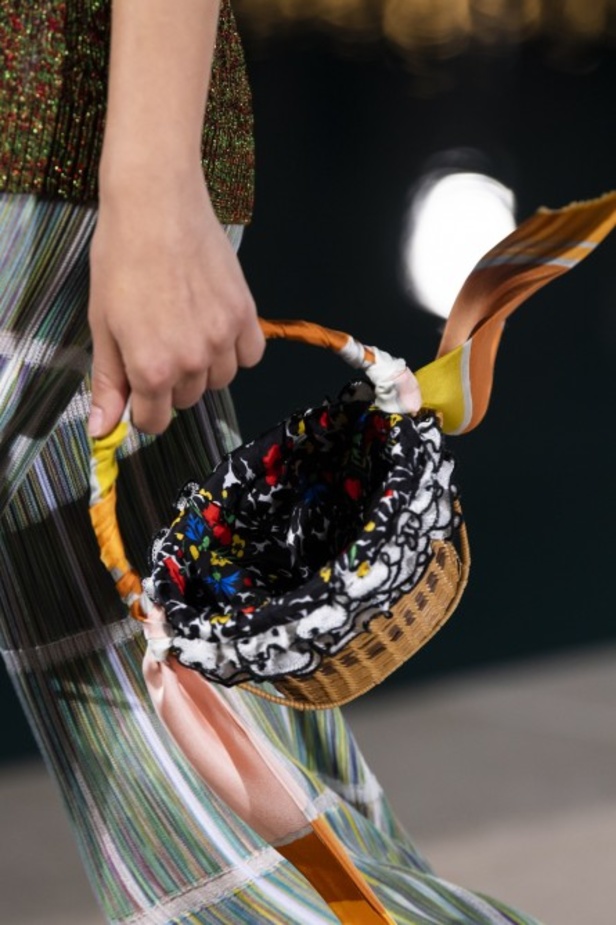 اسبوع الموضة في ميلان 2019 عرض أزياء MISSONI لربيع وصيف 2020