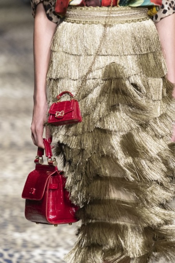 تصاميم عكست الألوان والمرح في عرض Dolce & Gabbana