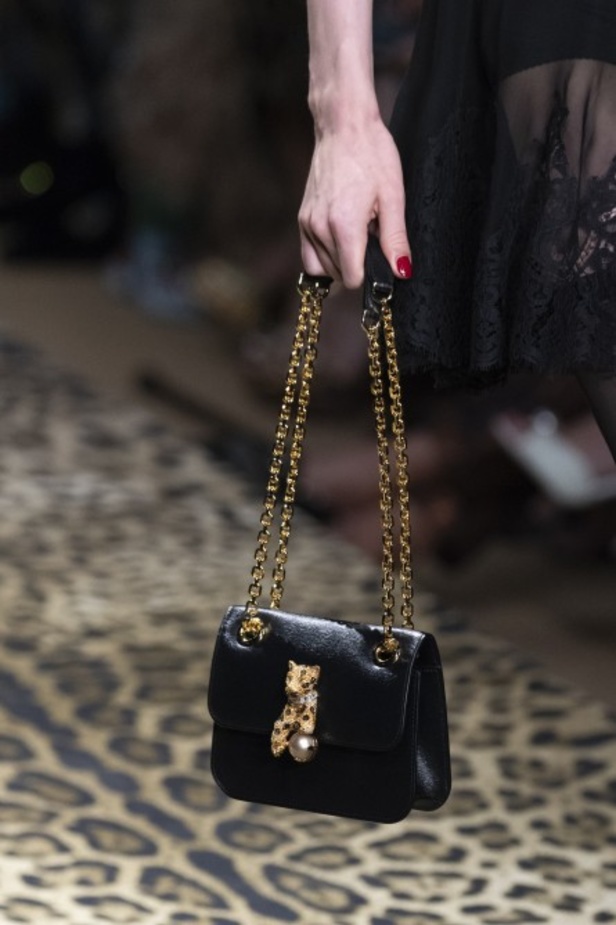 تصاميم عكست الألوان والمرح في عرض Dolce & Gabbana