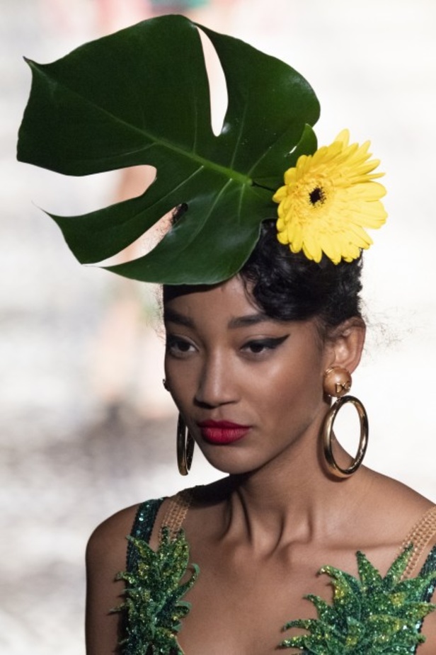 تصاميم عكست الألوان والمرح في عرض Dolce & Gabbana