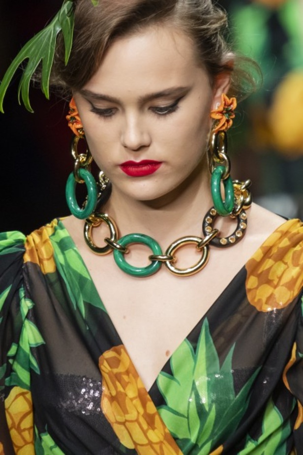 تصاميم عكست الألوان والمرح في عرض Dolce & Gabbana