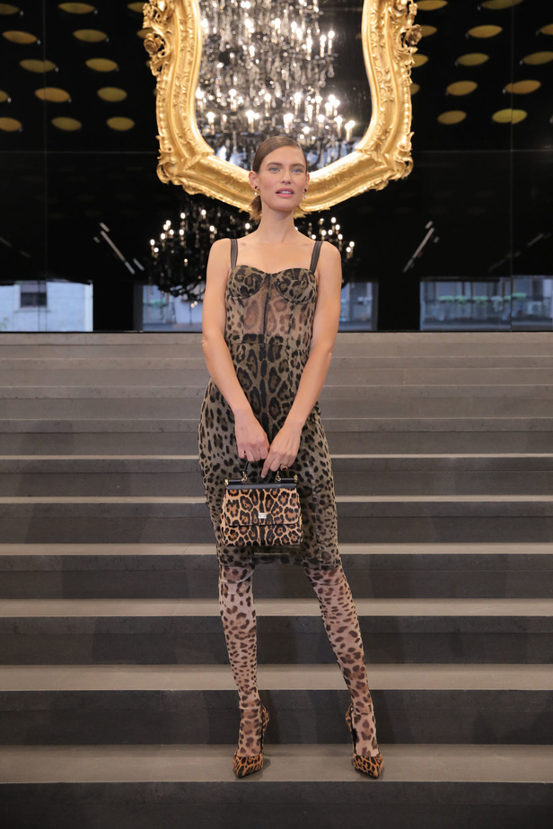 تصاميم عكست الألوان والمرح في عرض Dolce & Gabbana