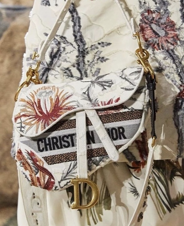 اسبوع الموضة في باريس 2019 ازياء MAISON DIOR الفاخرة لربيع وصيف 2020