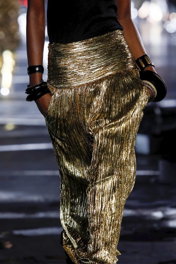 اسبوع الموضة في باريس 2019 مجموعة SAINT LAURENT لربيع وصيف 2020