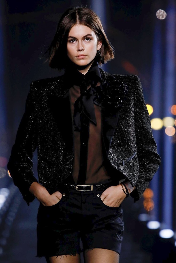 اسبوع الموضة في باريس 2019 مجموعة SAINT LAURENT لربيع وصيف 2020