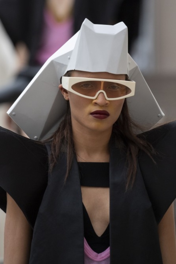 اسبوع الموضة في باريس 2019 مجموعة RICK OWENS لربيع وصيف 2020