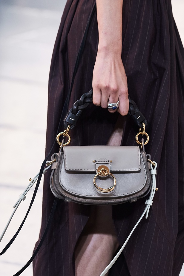 اسبوع الموضة في باريس 2019 ازياء CHLOE الجاهزة لربيع وصيف 2020