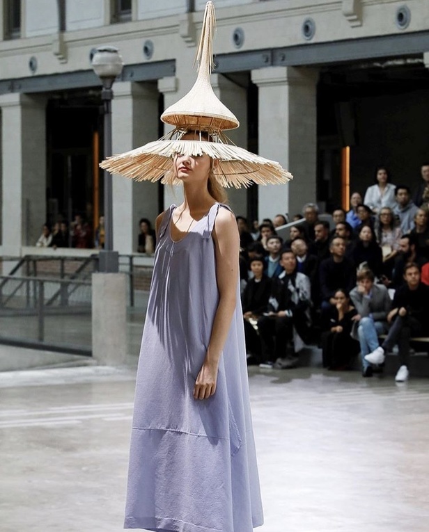 عرض مجموعة Issey Miyake ربيع وصيف 2020 