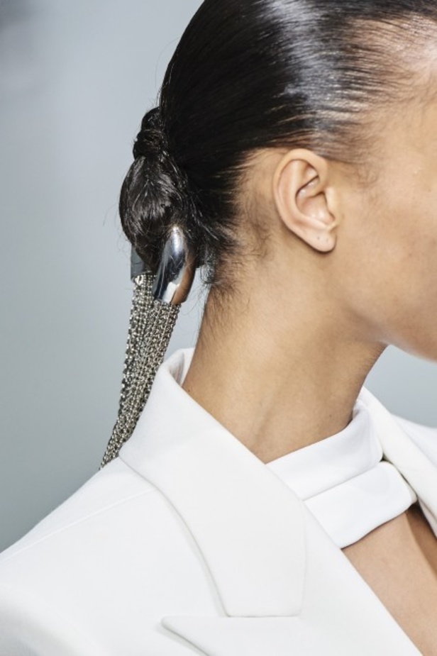 اسبوع الموضة في باريس 2019 عرض أزياء MUGLER لربيع وصيف 2020