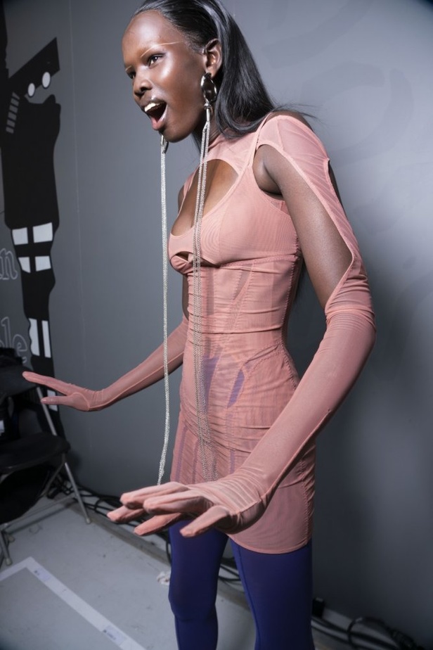 اسبوع الموضة في باريس 2019 عرض أزياء MUGLER لربيع وصيف 2020